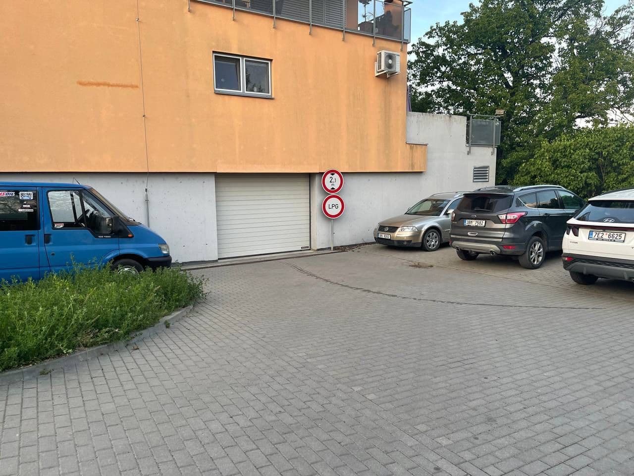 Pronájem garáže 12 m², Fantova, Brno, Jihomoravský kraj Pronájem garáže 12 m², Fantova, Brno, Jihomoravský kraj
