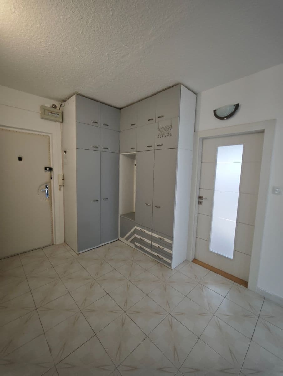 Pronájem bytu 3+1 73 m², Obránců míru, Třebíč, Kraj Vysočina Pronájem bytu 3+1 73 m², Obránců míru, Třebíč, Kraj Vysočina