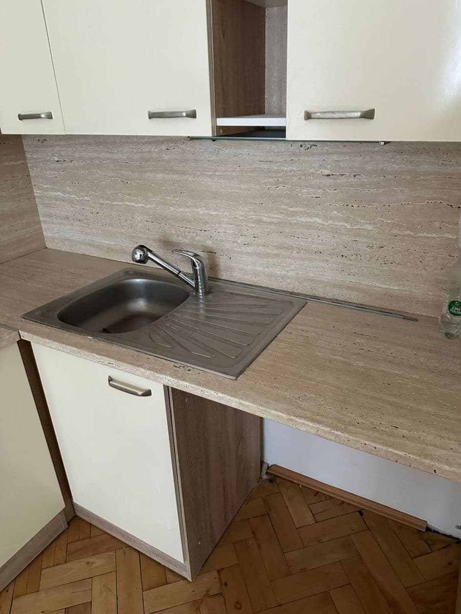 Pronájem bytu 3+kk 77 m², Kafkova, Praha, Praha Pronájem bytu 3+kk 77 m², Kafkova, Praha, Praha