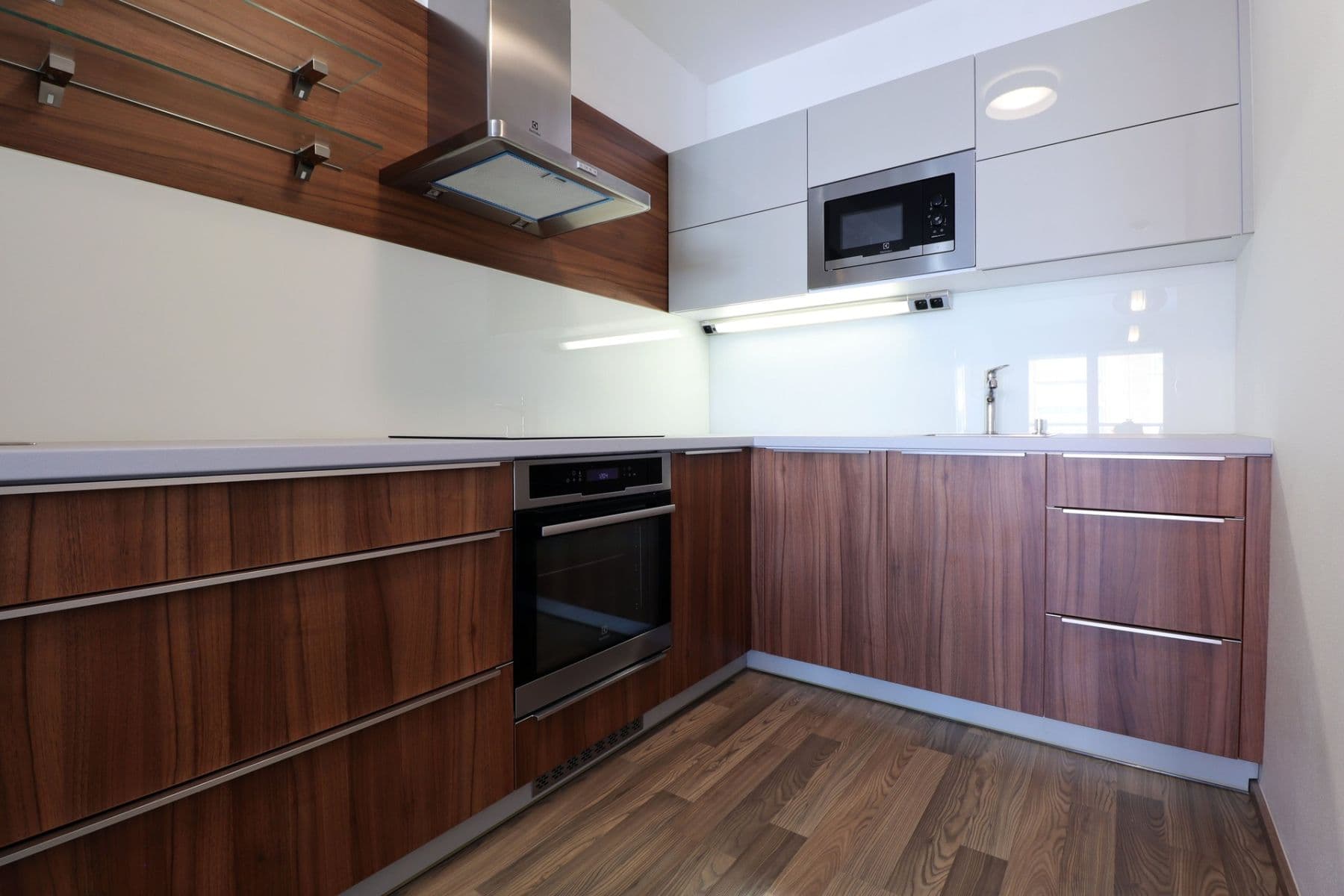 Pronájem bytu 2+kk 61 m², Hlučkova, Praha, Praha Pronájem bytu 2+kk 61 m², Hlučkova, Praha, Praha