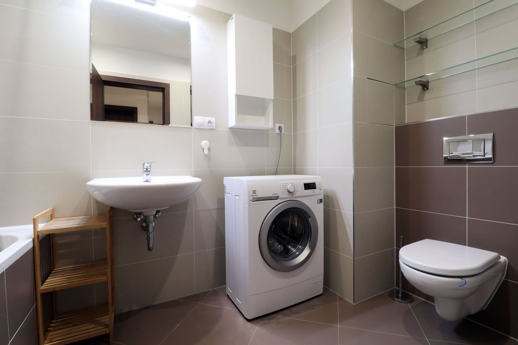 Pronájem bytu 2+kk 61 m², Hlučkova, Praha, Praha Pronájem bytu 2+kk 61 m², Hlučkova, Praha, Praha