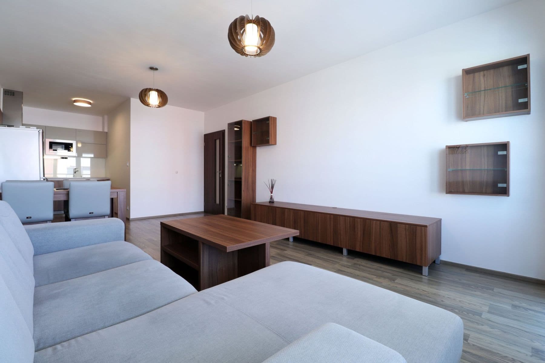 Pronájem bytu 2+kk 61 m², Hlučkova, Praha, Praha Pronájem bytu 2+kk 61 m², Hlučkova, Praha, Praha