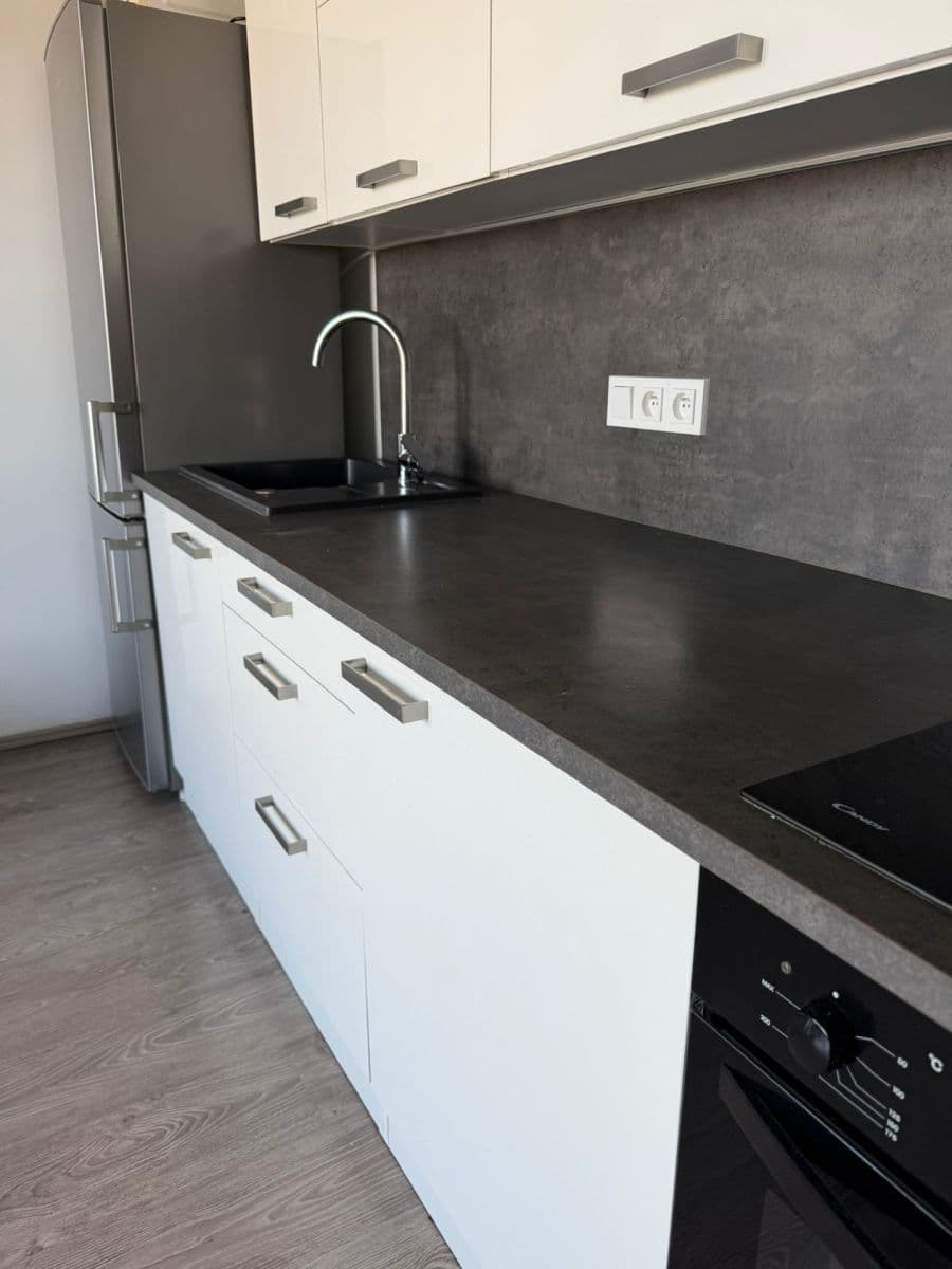 Prodej bytu 2+kk 42 m², Za černým mostem, Praha, Praha Prodej bytu 2+kk 42 m², Za černým mostem, Praha, Praha
