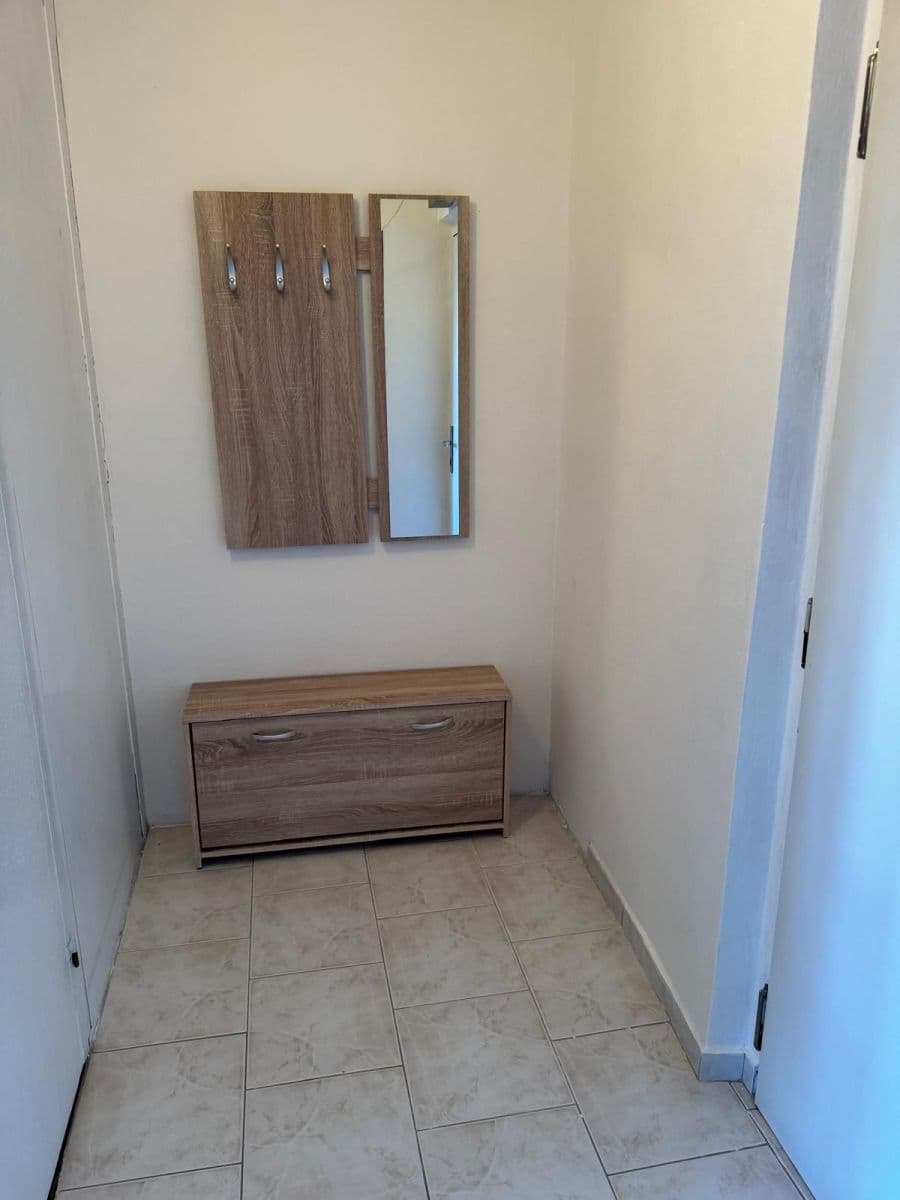Pronájem bytu 1+kk 27 m², Severní, Hradec Králové, Královéhradecký kraj Pronájem bytu 1+kk 27 m², Severní, Hradec Králové, Královéhradecký kraj