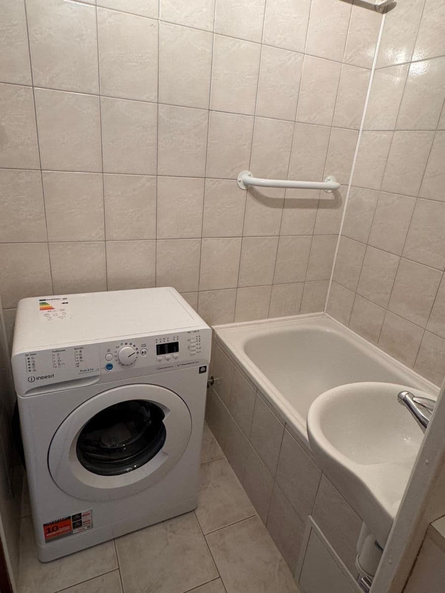 Pronájem bytu 1+kk 27 m², Severní, Hradec Králové, Královéhradecký kraj Pronájem bytu 1+kk 27 m², Severní, Hradec Králové, Královéhradecký kraj