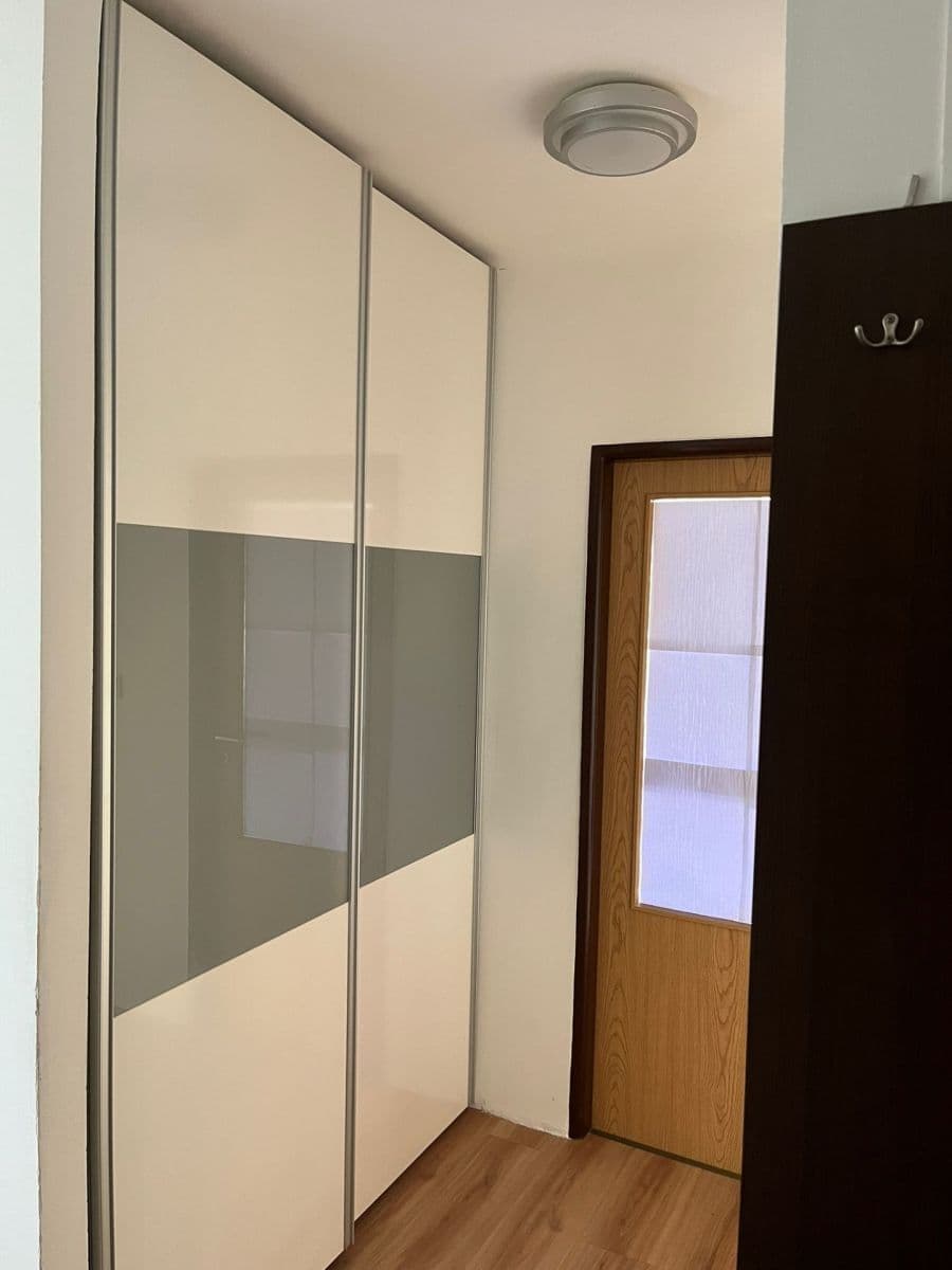 Pronájem bytu 4+1 76 m², Hlavní, Praha, Praha Pronájem bytu 4+1 76 m², Hlavní, Praha, Praha