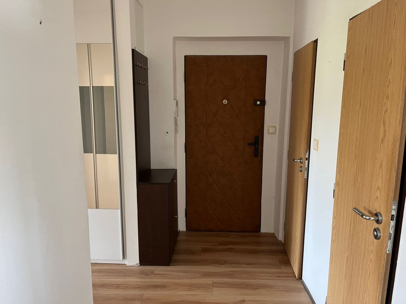 Pronájem bytu 4+1 76 m², Hlavní, Praha, Praha Pronájem bytu 4+1 76 m², Hlavní, Praha, Praha