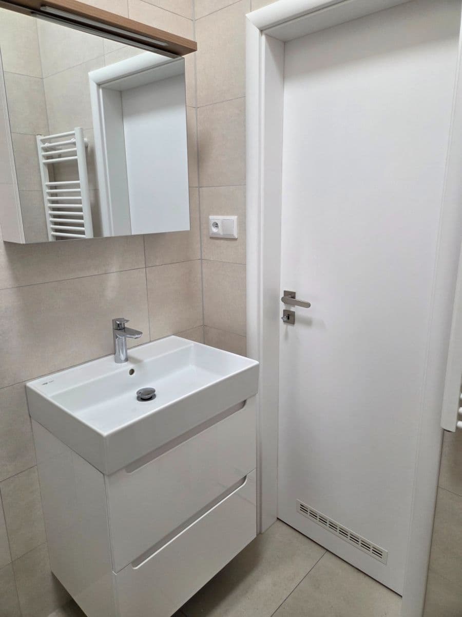 Pronájem bytu 1+kk 24 m², Pivovarnická, Praha, Praha Pronájem bytu 1+kk 24 m², Pivovarnická, Praha, Praha