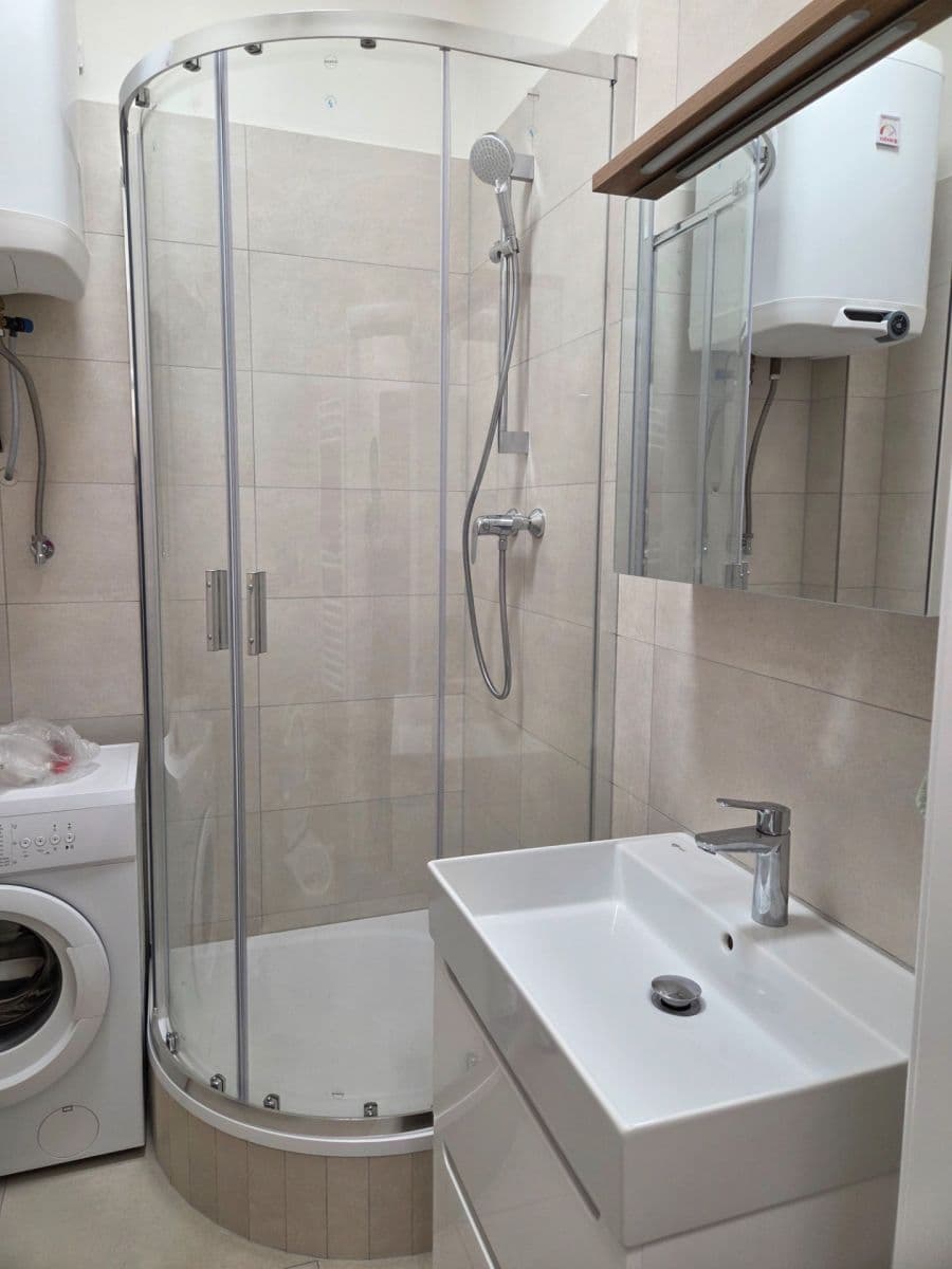 Pronájem bytu 1+kk 24 m², Pivovarnická, Praha, Praha Pronájem bytu 1+kk 24 m², Pivovarnická, Praha, Praha