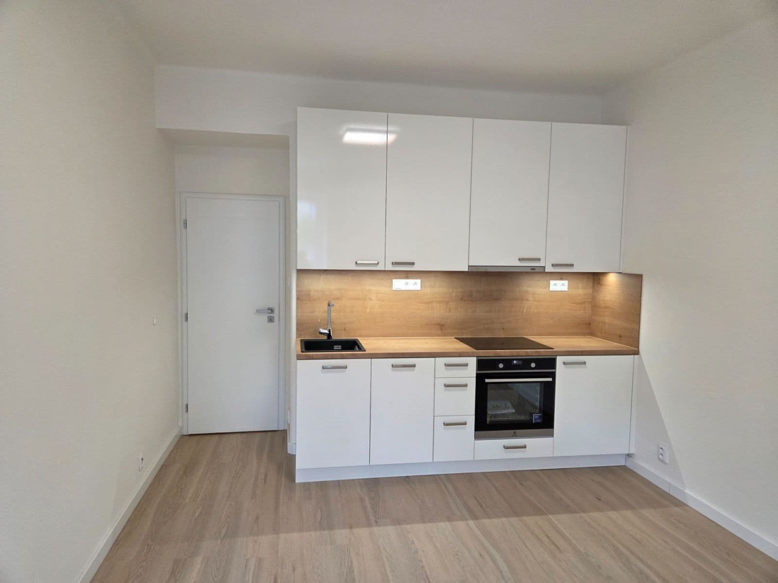 Pronájem bytu 1+kk 24 m², Pivovarnická, Praha, Praha Pronájem bytu 1+kk 24 m², Pivovarnická, Praha, Praha