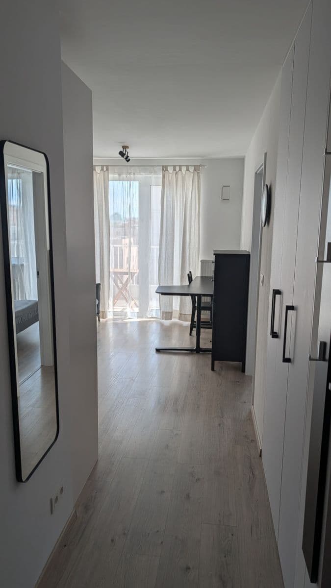 Pronájem bytu 2+1 33 m², Račianska, Nové Mesto, Bratislavský kraj Pronájem bytu 2+1 33 m², Račianska, Nové Mesto, Bratislavský kraj