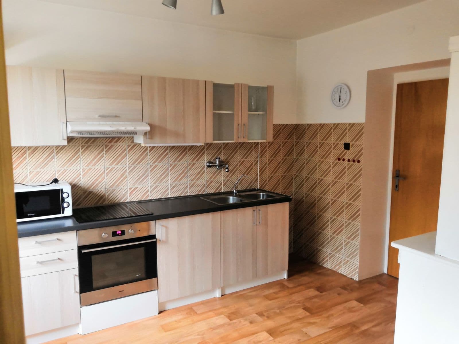 Pronájem bytu 2+kk 55 m², Pražská, Ruda, Středočeský kraj Pronájem bytu 2+kk 55 m², Pražská, Ruda, Středočeský kraj