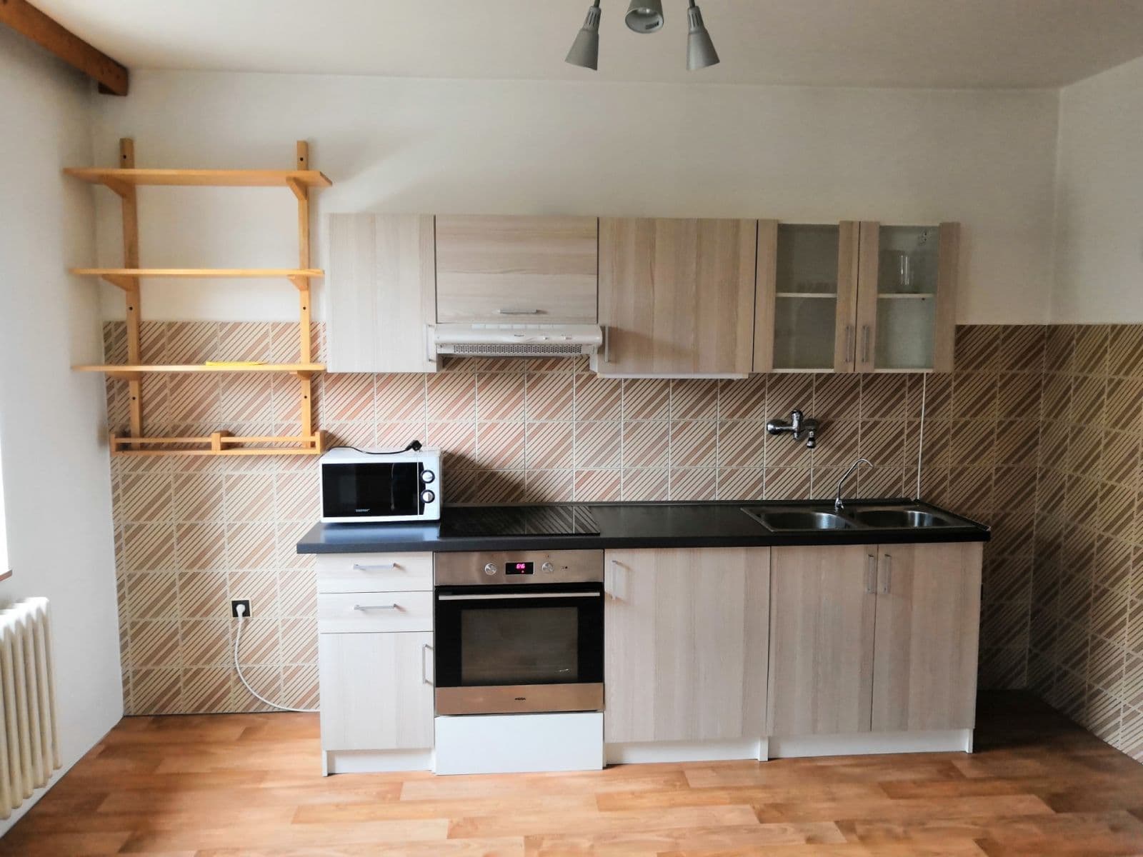 Pronájem bytu 2+kk 55 m², Pražská, Ruda, Středočeský kraj Pronájem bytu 2+kk 55 m², Pražská, Ruda, Středočeský kraj