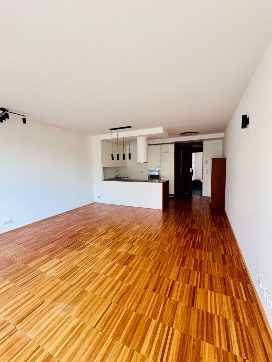 Pronájem bytu 3+kk 77 m², Pod Hliništěm, Praha, Praha Pronájem bytu 3+kk 77 m², Pod Hliništěm, Praha, Praha