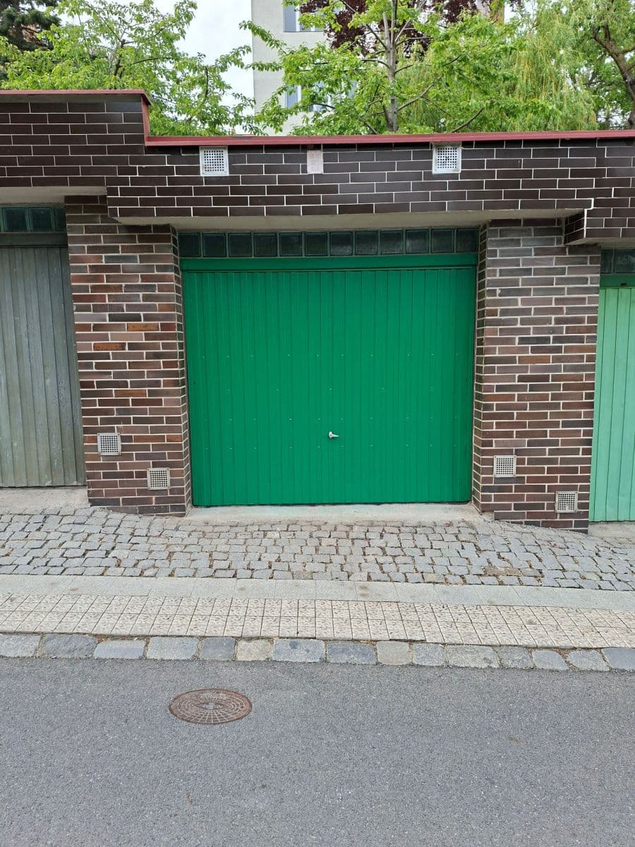 Pronájem garáže 23 m², Na Pláni, Praha, Praha Pronájem garáže 23 m², Na Pláni, Praha, Praha