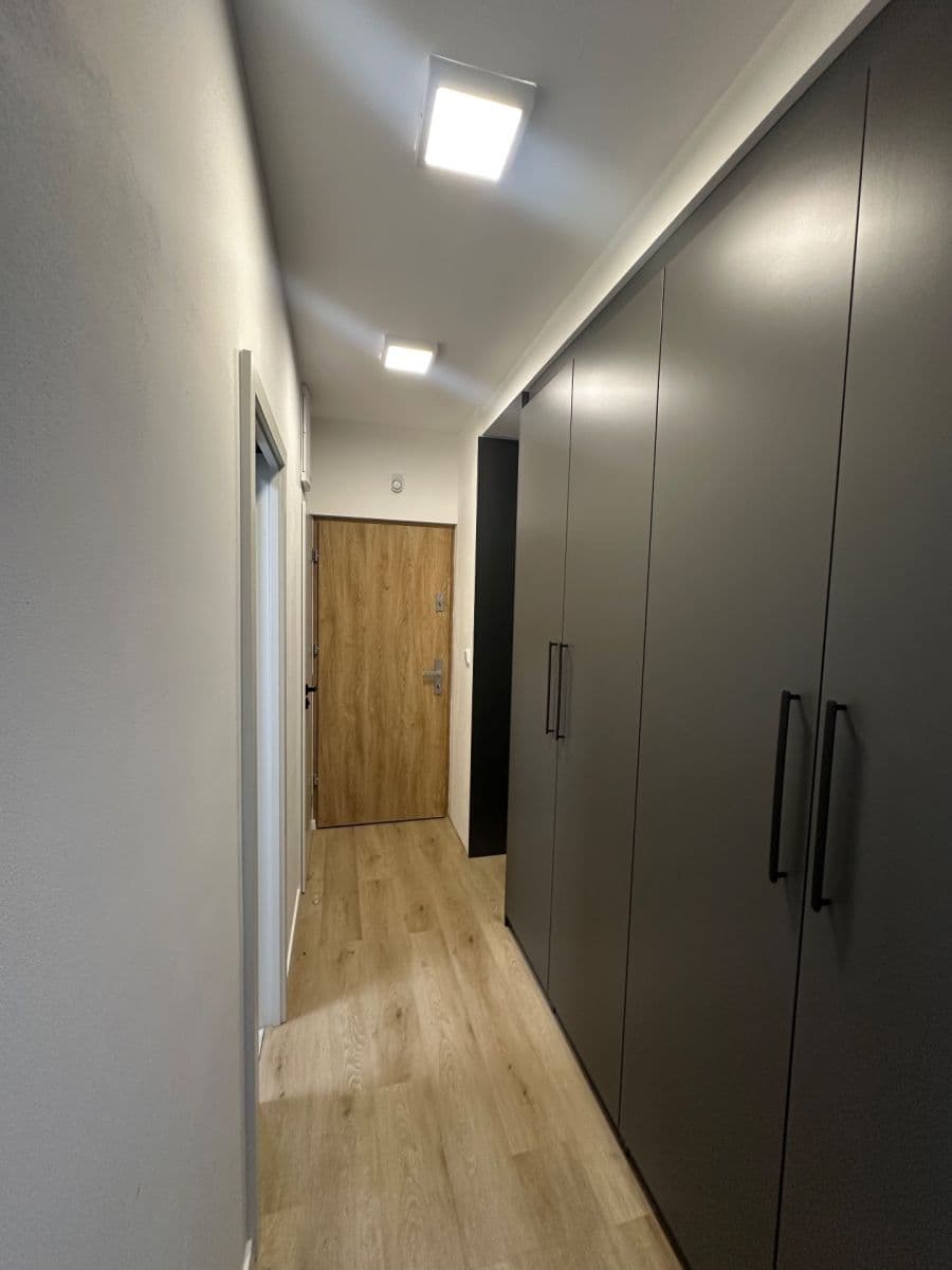Pronájem bytu 2+kk 58 m², Riegrova, Černošice, Středočeský kraj Pronájem bytu 2+kk 58 m², Riegrova, Černošice, Středočeský kraj