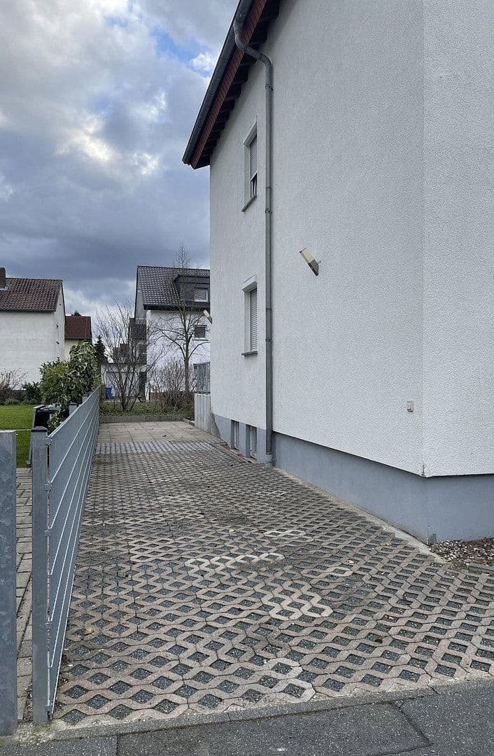 Pronájem bytu 3+1 85 m², Griesheim, Hessen Pronájem bytu 3+1 85 m², Griesheim, Hessen