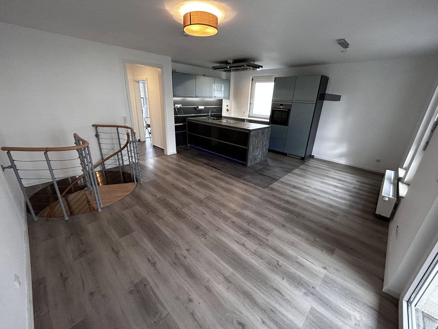 Pronájem bytu 3+1 85 m², Griesheim, Hessen Pronájem bytu 3+1 85 m², Griesheim, Hessen