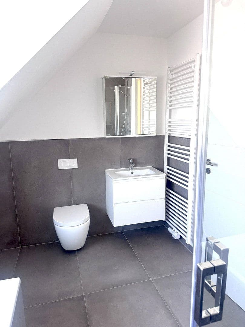 Pronájem bytu 4+1 107 m², Am Schießberg 4, Herborn, Hessen Pronájem bytu 4+1 107 m², Am Schießberg 4, Herborn, Hessen