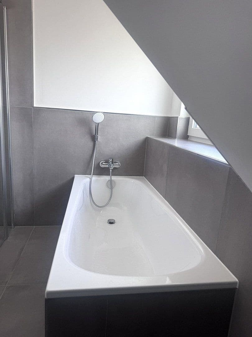 Pronájem bytu 4+1 107 m², Am Schießberg 4, Herborn, Hessen Pronájem bytu 4+1 107 m², Am Schießberg 4, Herborn, Hessen