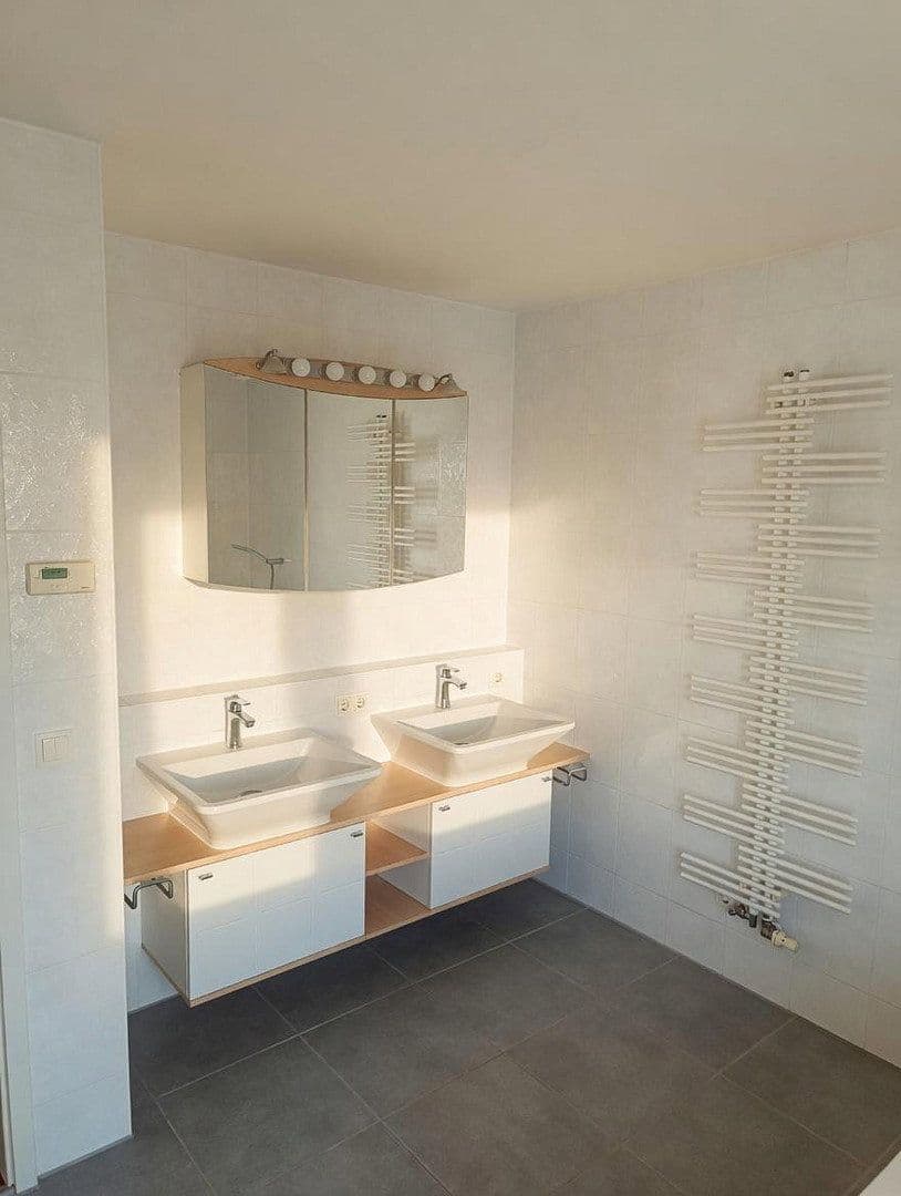 Prodej domu 117 m², pozemek 184 m², Unterschleißheim, Bavorsko Prodej domu 117 m², pozemek 184 m², Unterschleißheim, Bavorsko