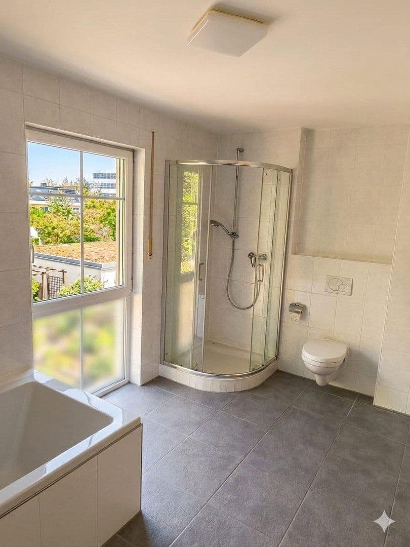 Prodej domu 117 m², pozemek 184 m², Unterschleißheim, Bavorsko Prodej domu 117 m², pozemek 184 m², Unterschleißheim, Bavorsko