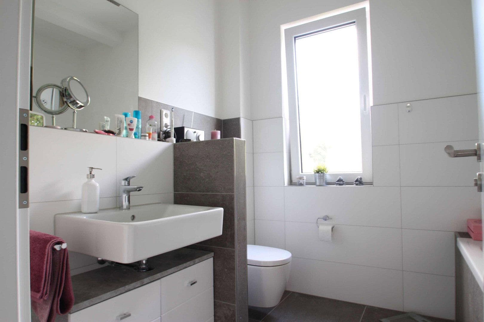 Prodej bytu 3+1 92 m², Dornheckenstr. 34a, Bonn, Severní Porýní-Vestfálsko Prodej bytu 3+1 92 m², Dornheckenstr. 34a, Bonn, Severní Porýní-Vestfálsko