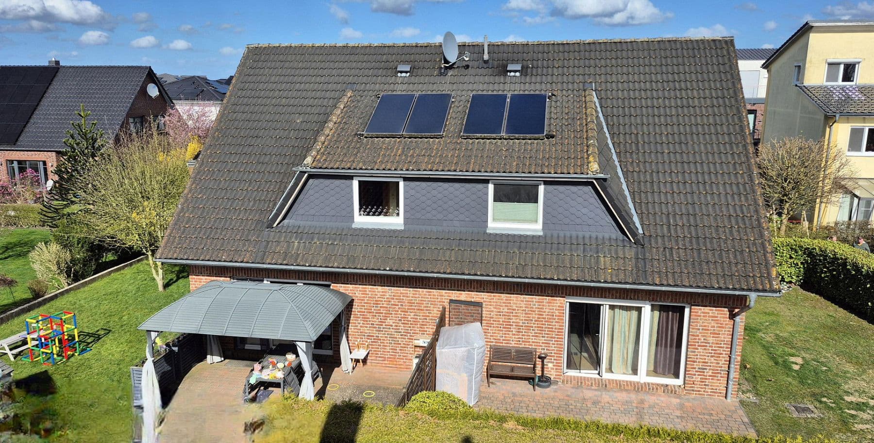 Prodej domu 220 m², pozemek 759 m², Apensen, Dolní Sasko Prodej domu 220 m², pozemek 759 m², Apensen, Dolní Sasko