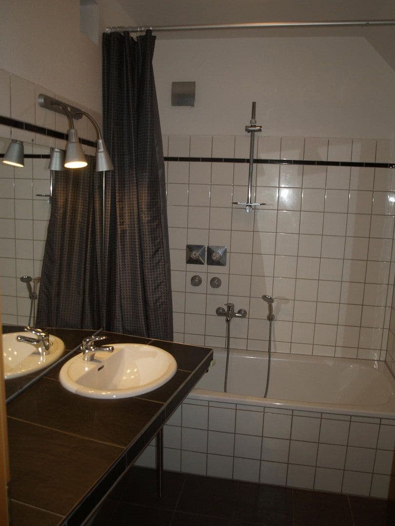 Pronájem bytu 3+kk 95 m², Weststr. 43, Chemnitz, Sasko Pronájem bytu 3+kk 95 m², Weststr. 43, Chemnitz, Sasko