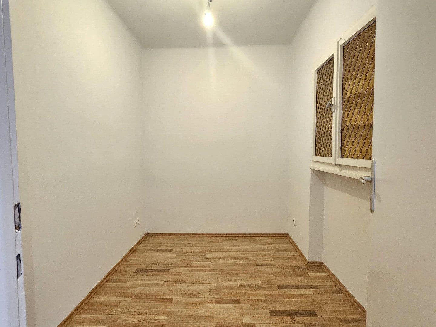 Pronájem bytu 3+1 92 m², Kreuzstraße 11, München, Bavorsko Pronájem bytu 3+1 92 m², Kreuzstraße 11, München, Bavorsko