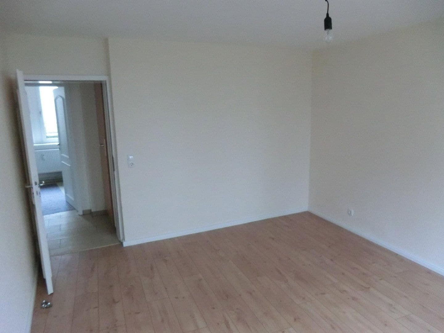 Pronájem bytu 2+1 47 m², Sadowastr. 2, Lübeck, Šlesvicko-Holštýnsko Pronájem bytu 2+1 47 m², Sadowastr. 2, Lübeck, Šlesvicko-Holštýnsko