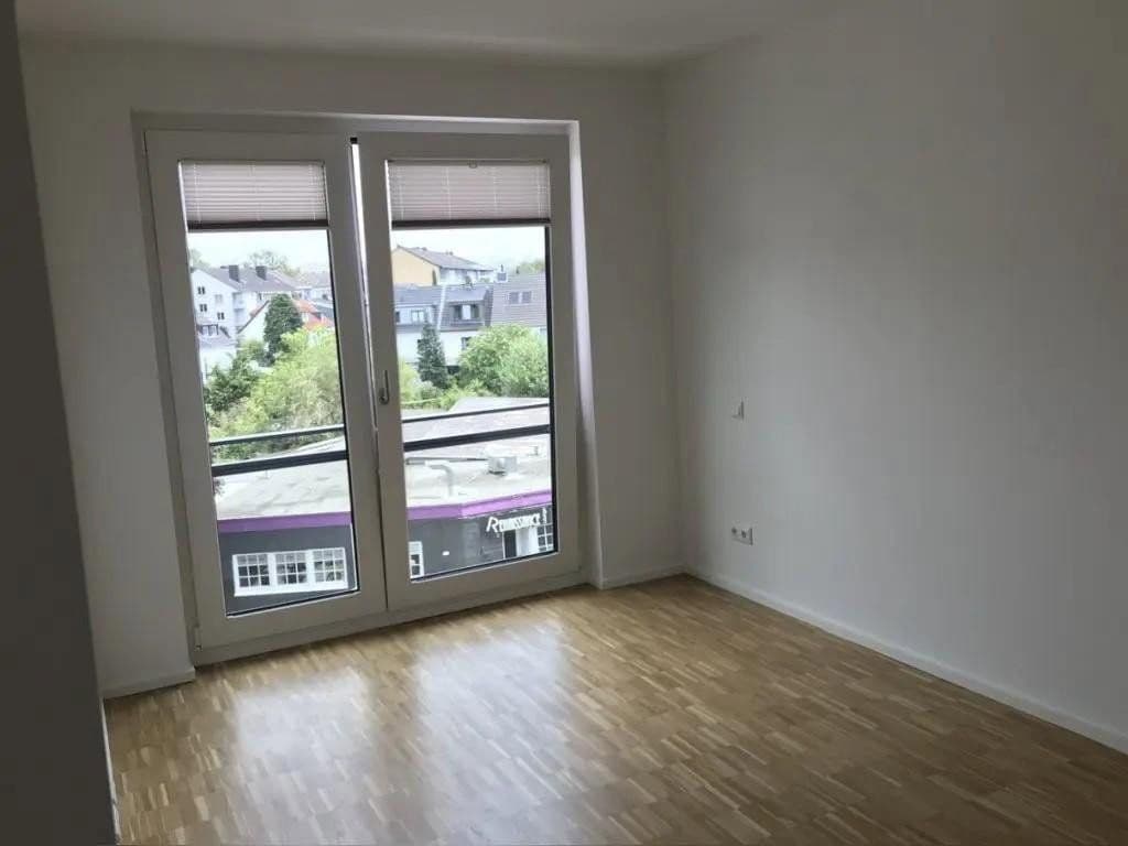 Pronájem bytu 3+1 74 m², Köln, Severní Porýní-Vestfálsko Pronájem bytu 3+1 74 m², Köln, Severní Porýní-Vestfálsko