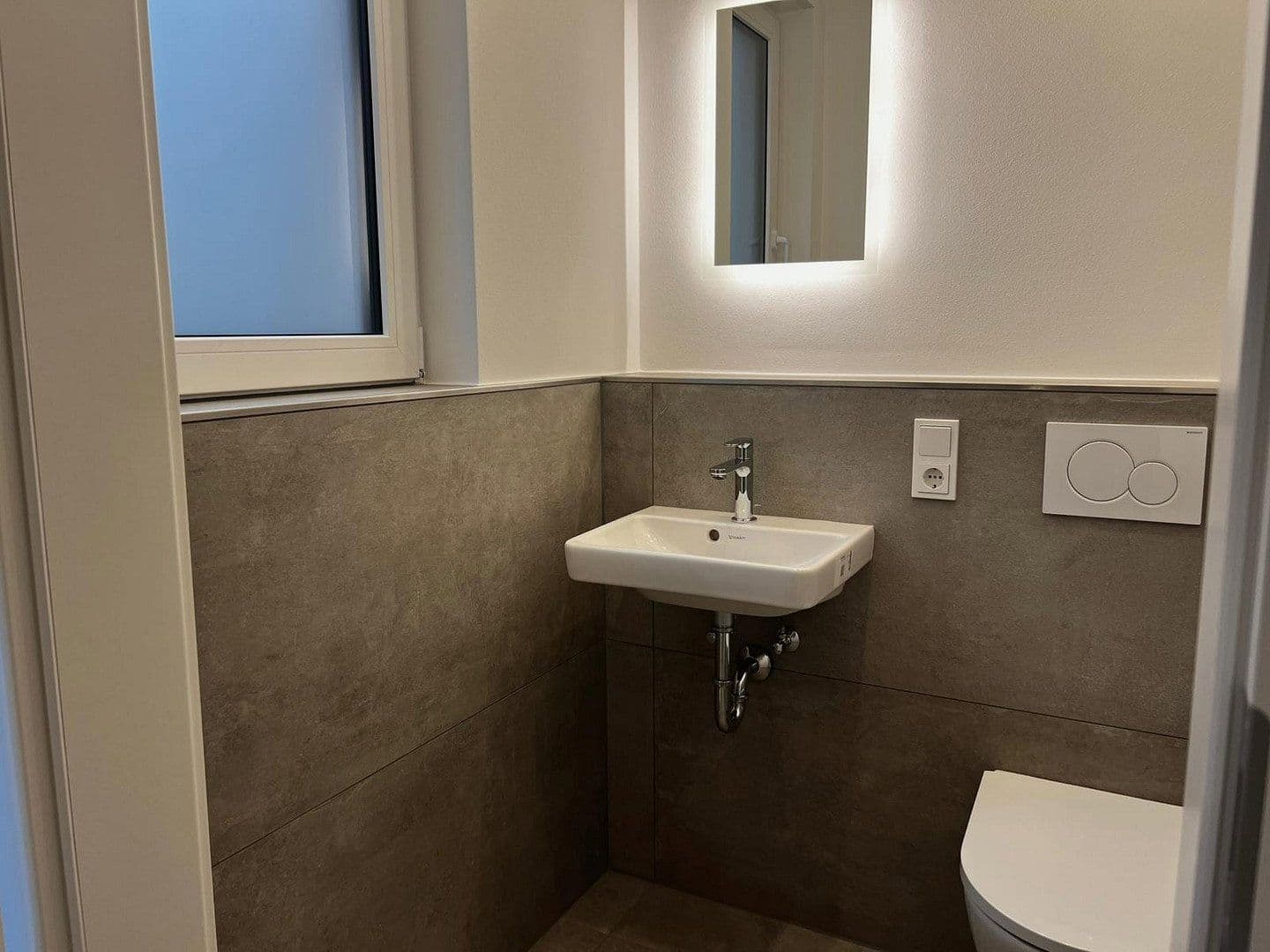 Pronájem domu 145 m², pozemek 195 m², Lohmar, Severní Porýní-Vestfálsko Pronájem domu 145 m², pozemek 195 m², Lohmar, Severní Porýní-Vestfálsko