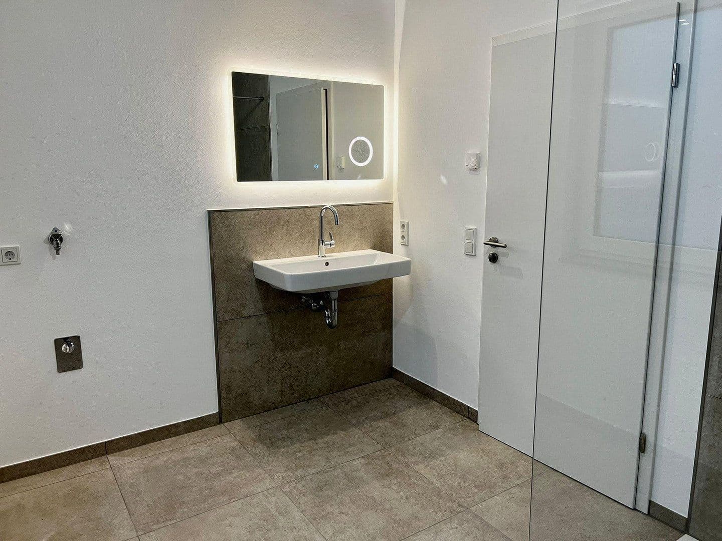 Pronájem domu 145 m², pozemek 195 m², Lohmar, Severní Porýní-Vestfálsko Pronájem domu 145 m², pozemek 195 m², Lohmar, Severní Porýní-Vestfálsko