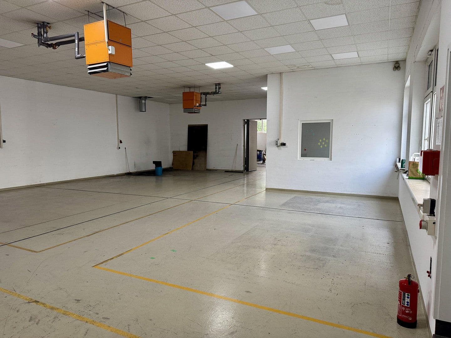 Pronájem nebytového prostoru 850 m², Raiffeisenstraße 6, Ronneburg, Hessen Pronájem nebytového prostoru 850 m², Raiffeisenstraße 6, Ronneburg, Hessen
