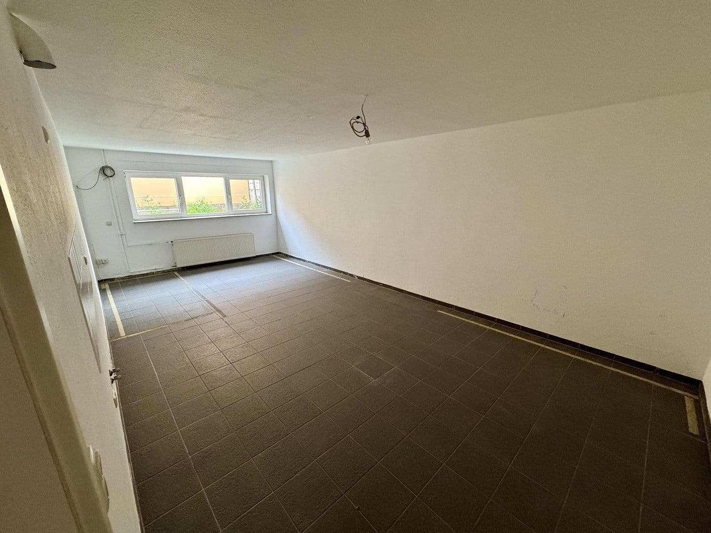 Pronájem nebytového prostoru 850 m², Raiffeisenstraße 6, Ronneburg, Hessen Pronájem nebytového prostoru 850 m², Raiffeisenstraße 6, Ronneburg, Hessen