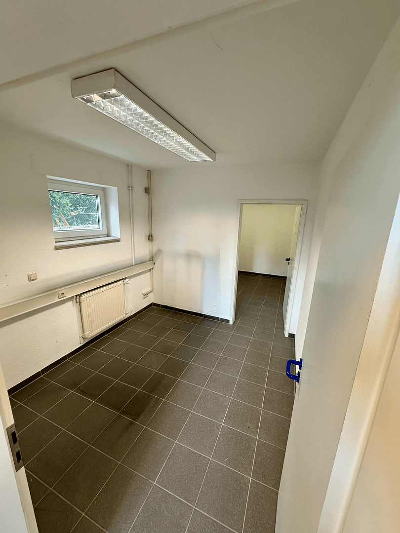 Pronájem nebytového prostoru 850 m², Raiffeisenstraße 6, Ronneburg, Hessen Pronájem nebytového prostoru 850 m², Raiffeisenstraße 6, Ronneburg, Hessen