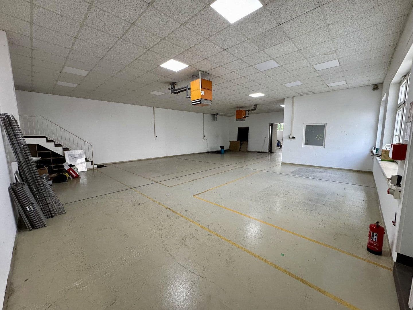 Pronájem nebytového prostoru 850 m², Raiffeisenstraße 6, Ronneburg, Hessen Pronájem nebytového prostoru 850 m², Raiffeisenstraße 6, Ronneburg, Hessen