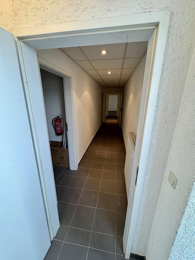 Pronájem nebytového prostoru 850 m², Raiffeisenstraße 6, Ronneburg, Hessen Pronájem nebytového prostoru 850 m², Raiffeisenstraße 6, Ronneburg, Hessen