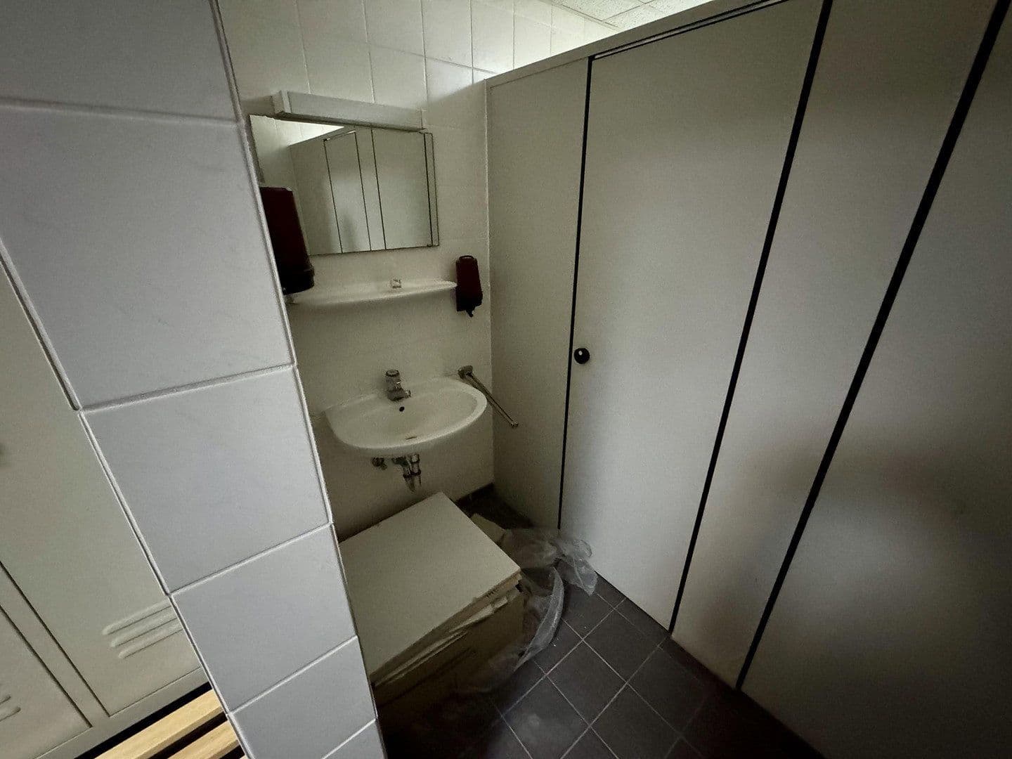 Pronájem nebytového prostoru 850 m², Raiffeisenstraße 6, Ronneburg, Hessen Pronájem nebytového prostoru 850 m², Raiffeisenstraße 6, Ronneburg, Hessen