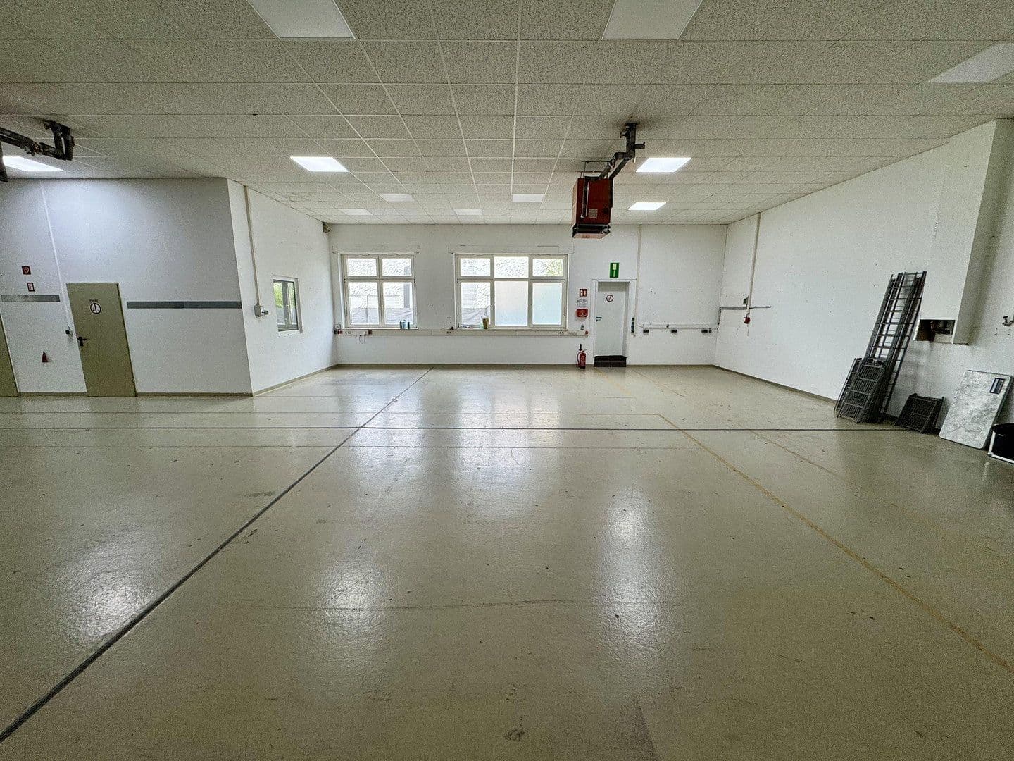 Pronájem nebytového prostoru 850 m², Raiffeisenstraße 6, Ronneburg, Hessen Pronájem nebytového prostoru 850 m², Raiffeisenstraße 6, Ronneburg, Hessen
