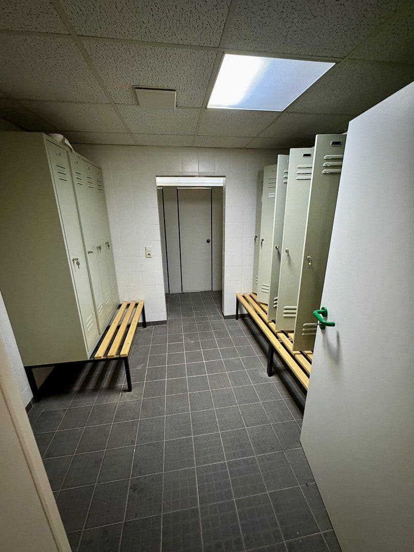 Pronájem nebytového prostoru 850 m², Raiffeisenstraße 6, Ronneburg, Hessen Pronájem nebytového prostoru 850 m², Raiffeisenstraße 6, Ronneburg, Hessen