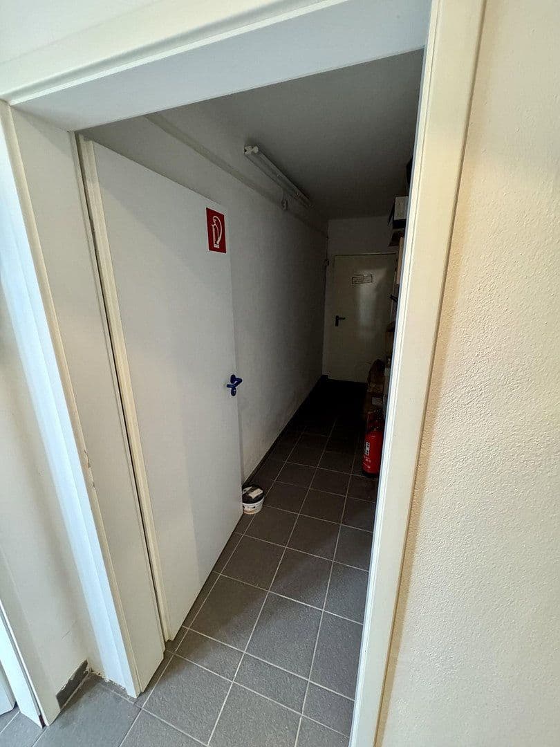 Pronájem nebytového prostoru 850 m², Raiffeisenstraße 6, Ronneburg, Hessen Pronájem nebytového prostoru 850 m², Raiffeisenstraße 6, Ronneburg, Hessen