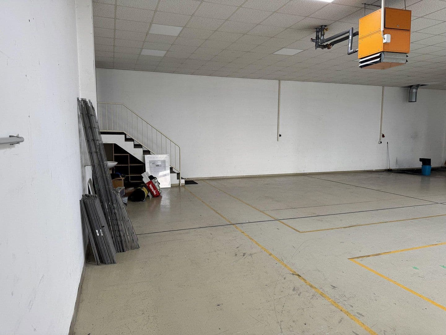 Pronájem nebytového prostoru 850 m², Raiffeisenstraße 6, Ronneburg, Hessen Pronájem nebytového prostoru 850 m², Raiffeisenstraße 6, Ronneburg, Hessen