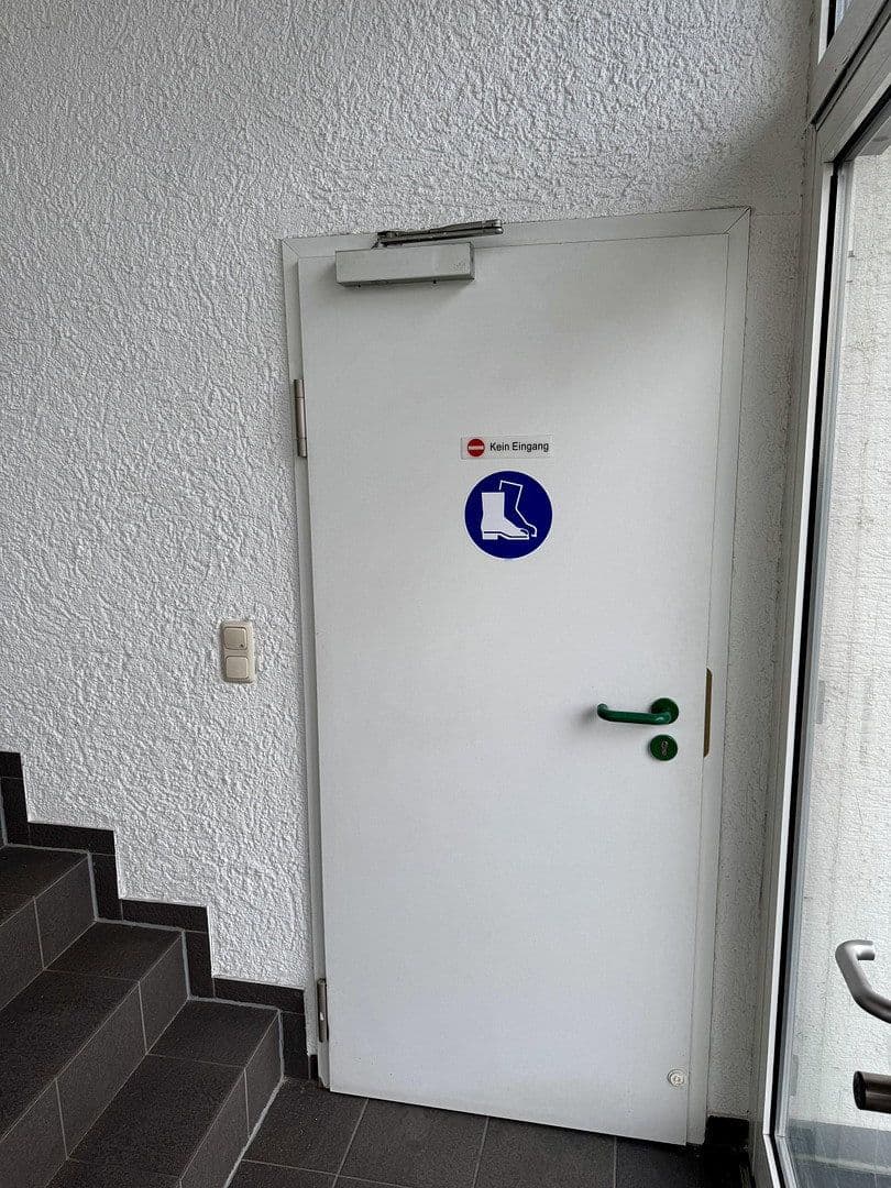 Pronájem nebytového prostoru 850 m², Raiffeisenstraße 6, Ronneburg, Hessen Pronájem nebytového prostoru 850 m², Raiffeisenstraße 6, Ronneburg, Hessen