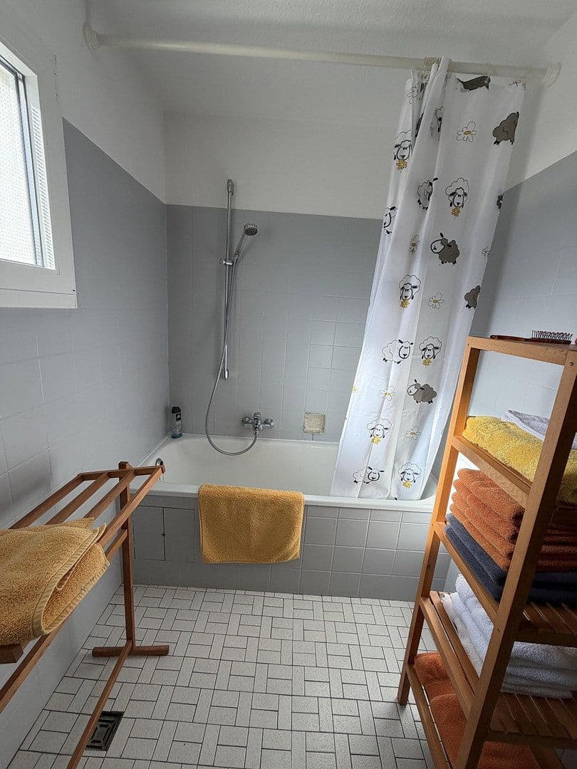 Pronájem domu 220 m², pozemek 200 m², Ruhrstr. 34, Witten, Severní Porýní-Vestfálsko Pronájem domu 220 m², pozemek 200 m², Ruhrstr. 34, Witten, Severní Porýní-Vestfálsko