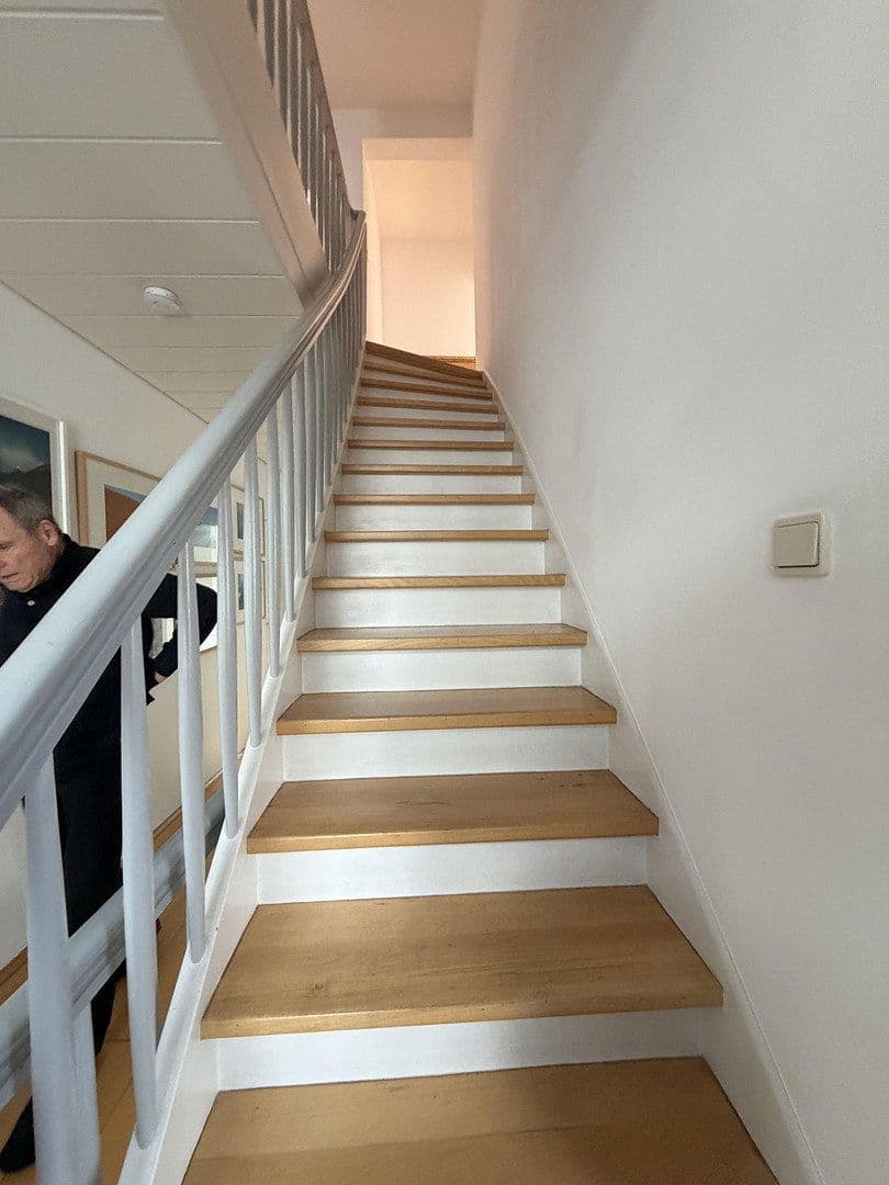 Pronájem domu 220 m², pozemek 200 m², Ruhrstr. 34, Witten, Severní Porýní-Vestfálsko Pronájem domu 220 m², pozemek 200 m², Ruhrstr. 34, Witten, Severní Porýní-Vestfálsko