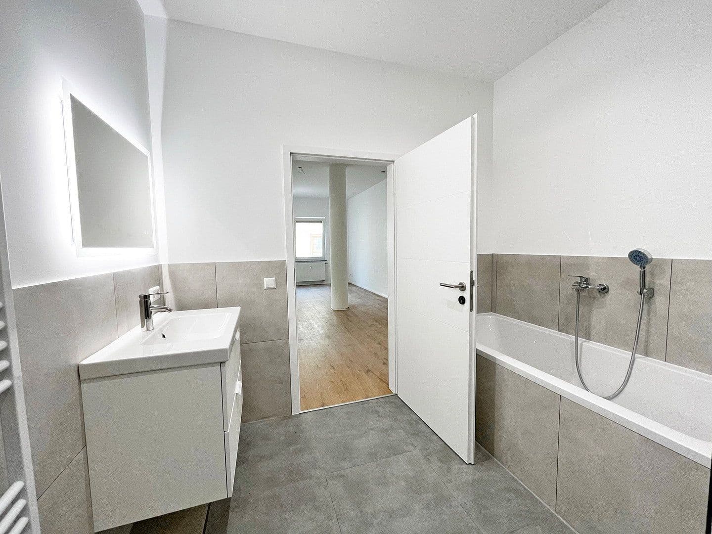 Pronájem bytu 4+kk 96 m², Ilsfeld, Bádensko-Württembersko Pronájem bytu 4+kk 96 m², Ilsfeld, Bádensko-Württembersko