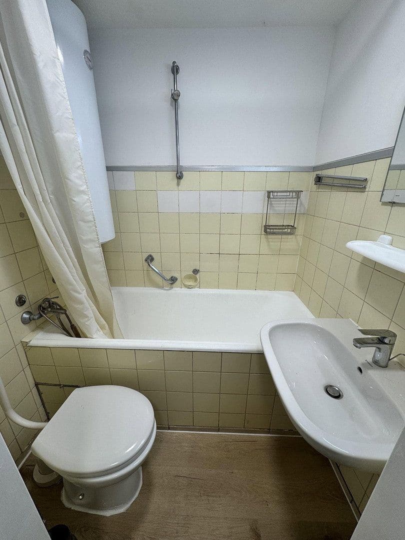 Pronájem bytu 1+1 26 m², Dompfaffstraße 140, Erlangen, Bavorsko Pronájem bytu 1+1 26 m², Dompfaffstraße 140, Erlangen, Bavorsko