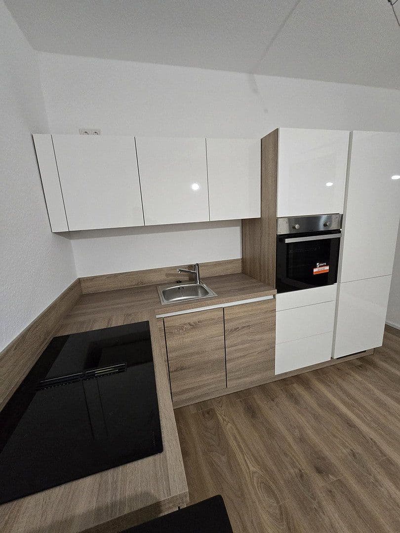 Pronájem bytu 2+1 52 m², Sandhausen, Bádensko-Württembersko Pronájem bytu 2+1 52 m², Sandhausen, Bádensko-Württembersko